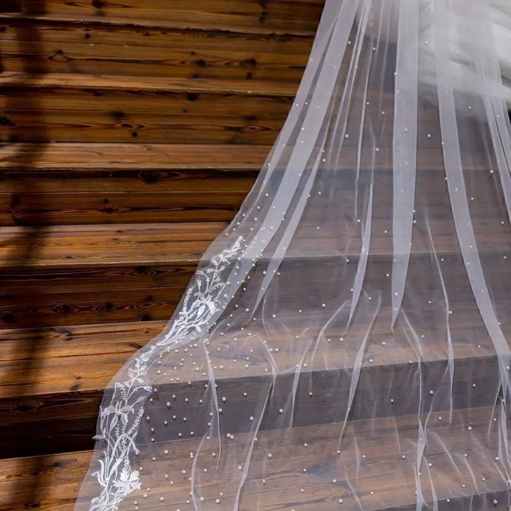 Floral Lace and Pearls Cathedral Bridal Wedding Veil With Comb Over 9' Long - Picture 6 of 7
